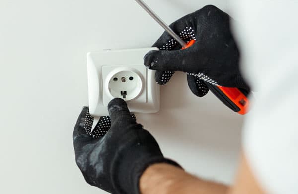 Contactar con Decaelectric en Ourense